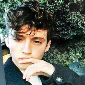 Meet your Posher, Hazel